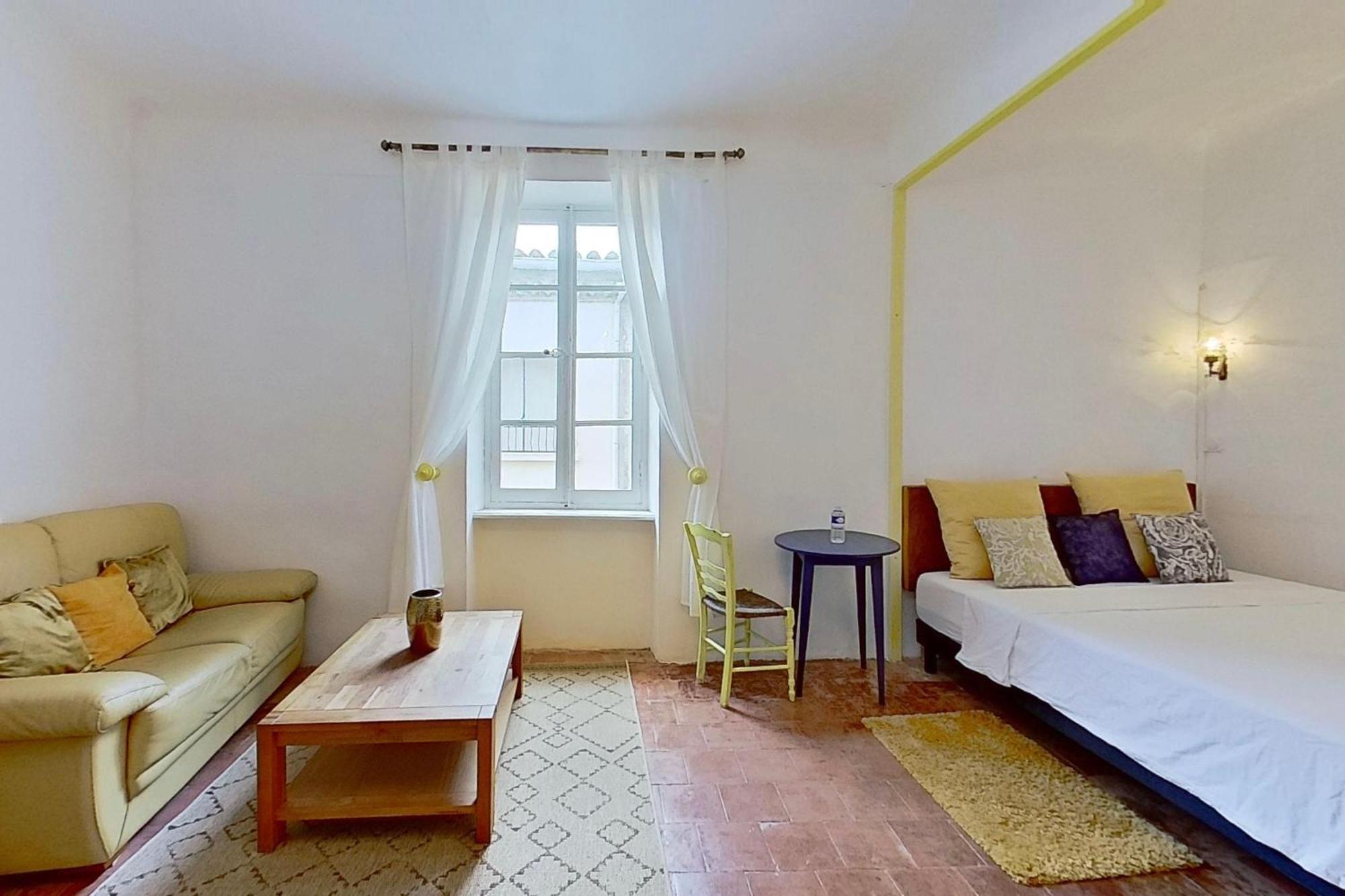 Bed & Breakfast Les 2 Droles D'oiseaux Luc-sur-Orbieu
